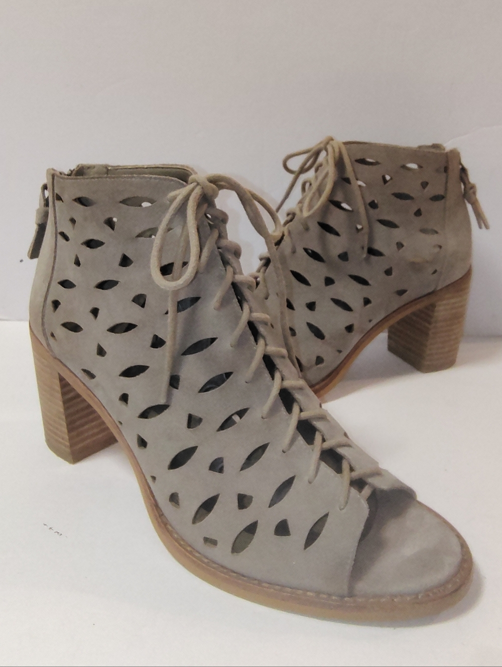 Gianni Bini Lace-Up Leather Suede Cutout Peep Toe Block Heel Zip-up Bootie Grey